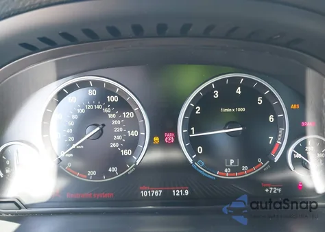 2016 BMW X3 xDrive28I z USA, uszkodzony, nr VIN 5UXWX9C59G0D64933